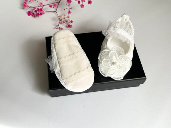 White Lace Baby Shoes   BS025