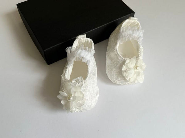 Pure White Baby Shoes, Christening Lace Baby Shoes   BS009