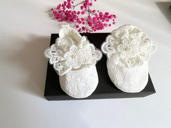 White Baby Shoes  BS017