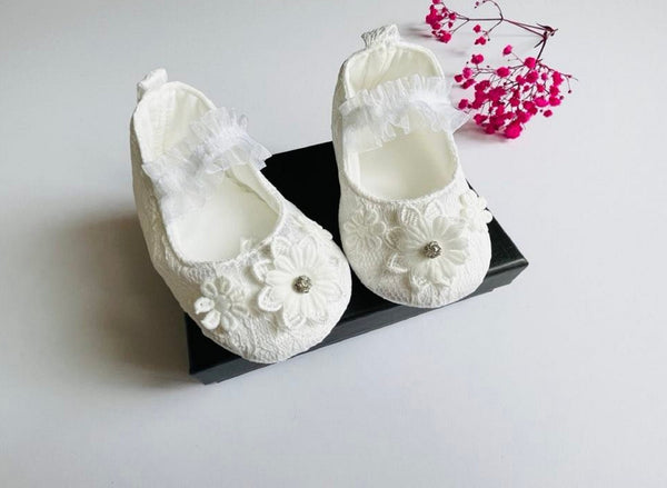 White Baby Shoes   BS024