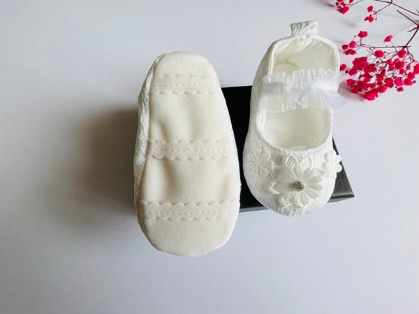 White Baby Shoes   BS024