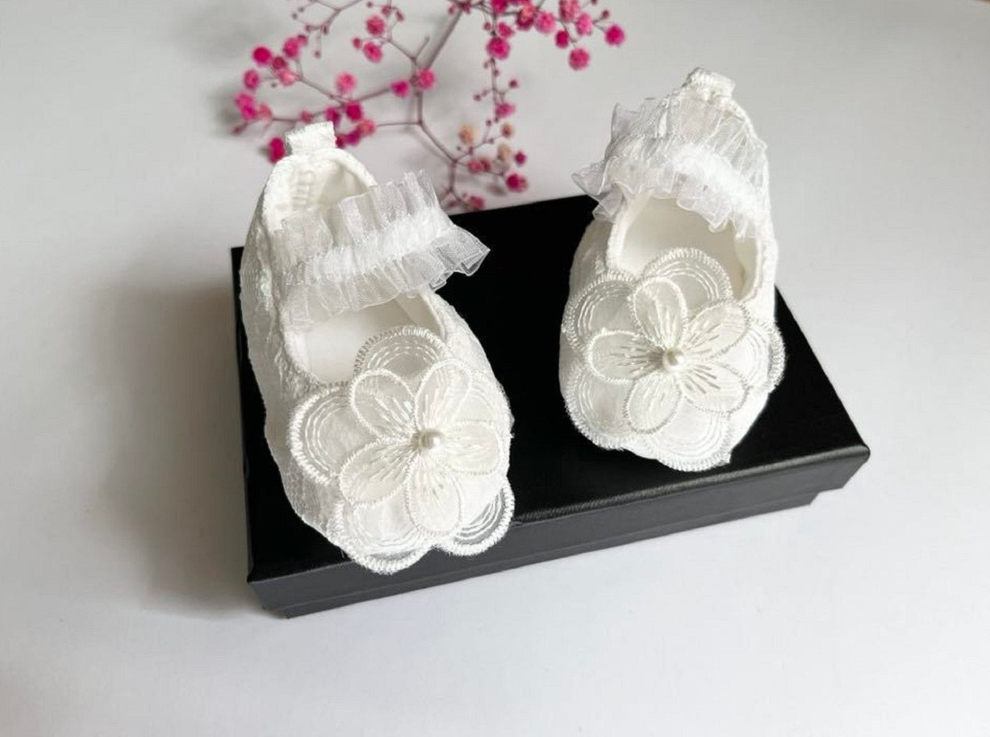 White Lace Baby Shoes   BS025