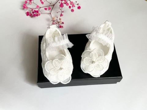 White Lace Baby Shoes   BS025