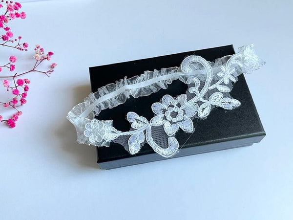 Wedding Garter, Pure White Bridal Garter, Lace Garter, Bridal Accessories, Toss Garter, CR001