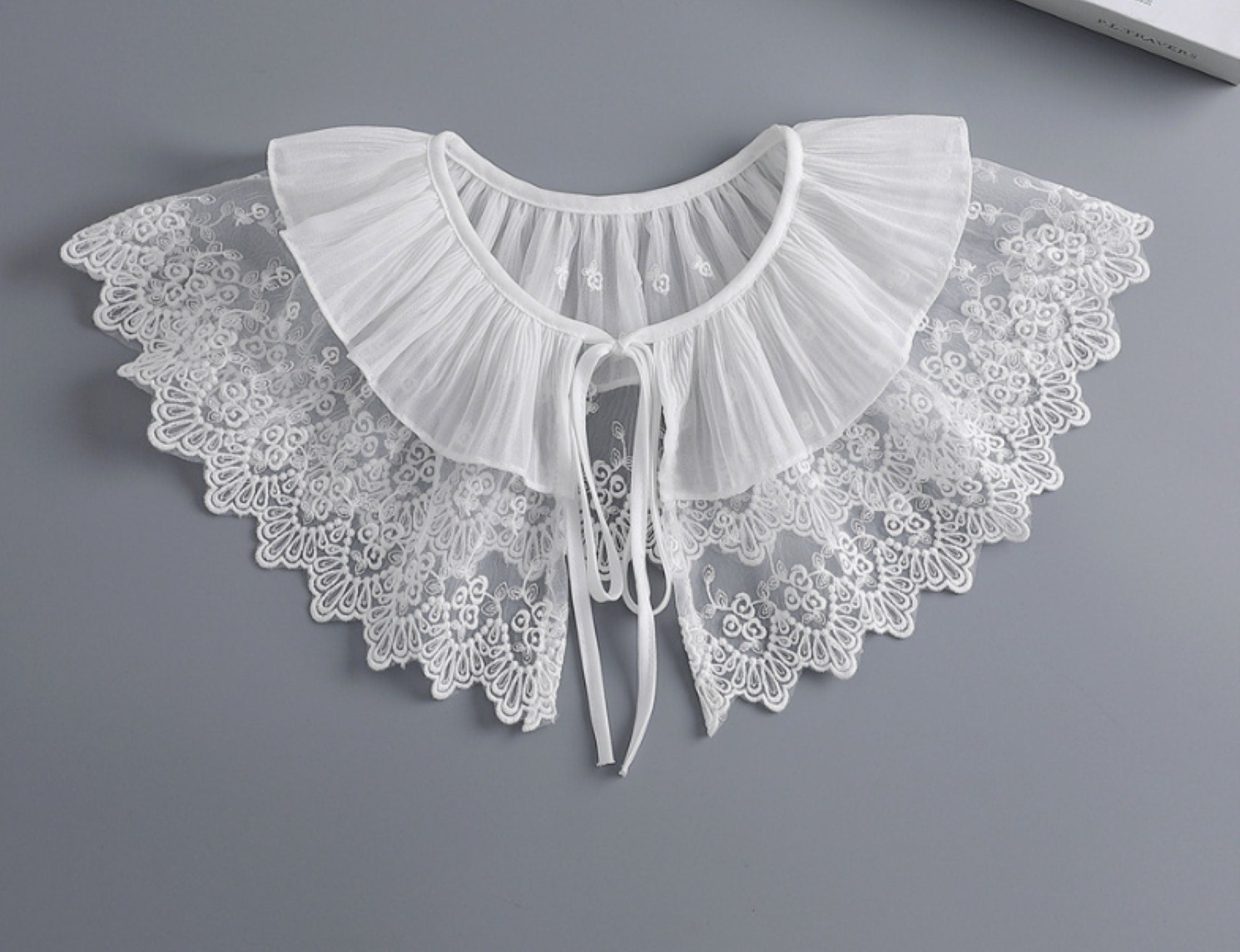 Off White, Black / Fake Lace Collar    B13(K-small)