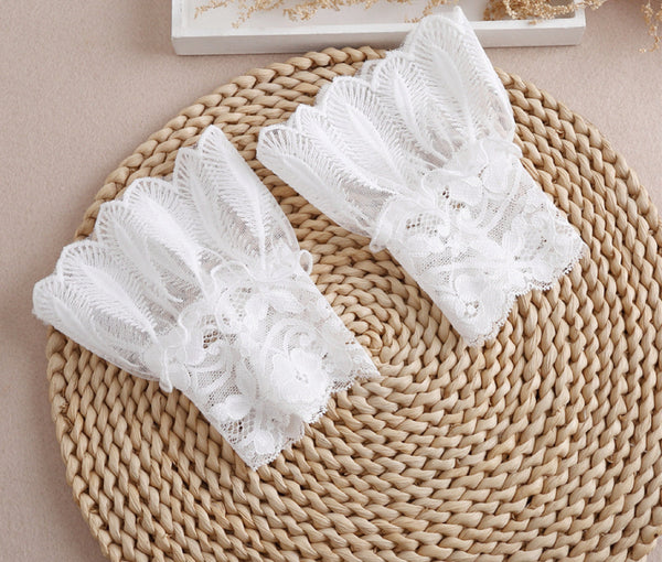 2 pcs / Off White Fake Lace Sleeve Cuffs, False Wrist Cuffs, Removable Wrist Cuffs SC035(K)