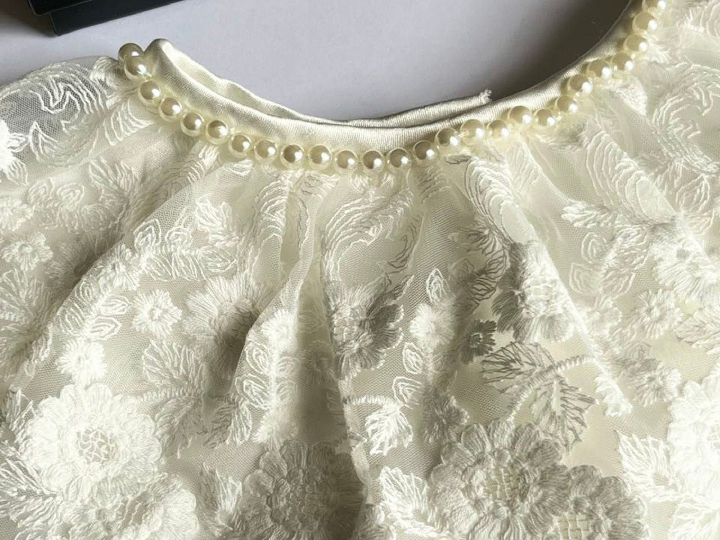 (BW003)  Lace Baby Bib, Baby False Collar, Removable Collar