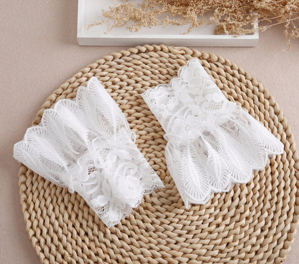 2 pcs / Off White Fake Lace Sleeve Cuffs, False Wrist Cuffs, Removable Wrist Cuffs SC035(K)