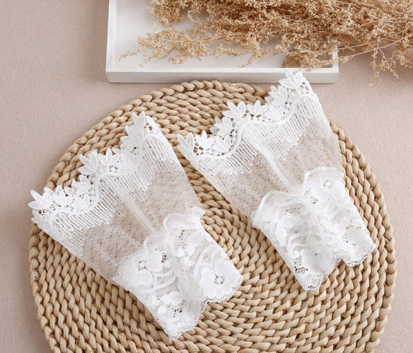 Off White Fake Lace Sleeve Cuffs, Fake Sleeve Cuffs, False Wrist Cuffs, Removable Wrist Cuffs SC036(K)