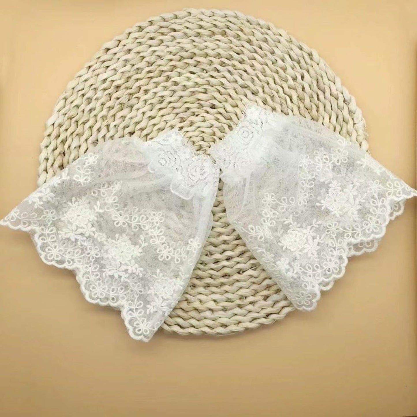 Off White Fake Lace Sleeve Cuffs, False Wrist Cuffs, Removable Wrist Cuffs SC042