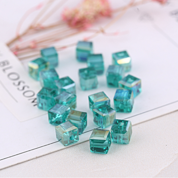 20 pcs / Square Cube Glass Beads   P01