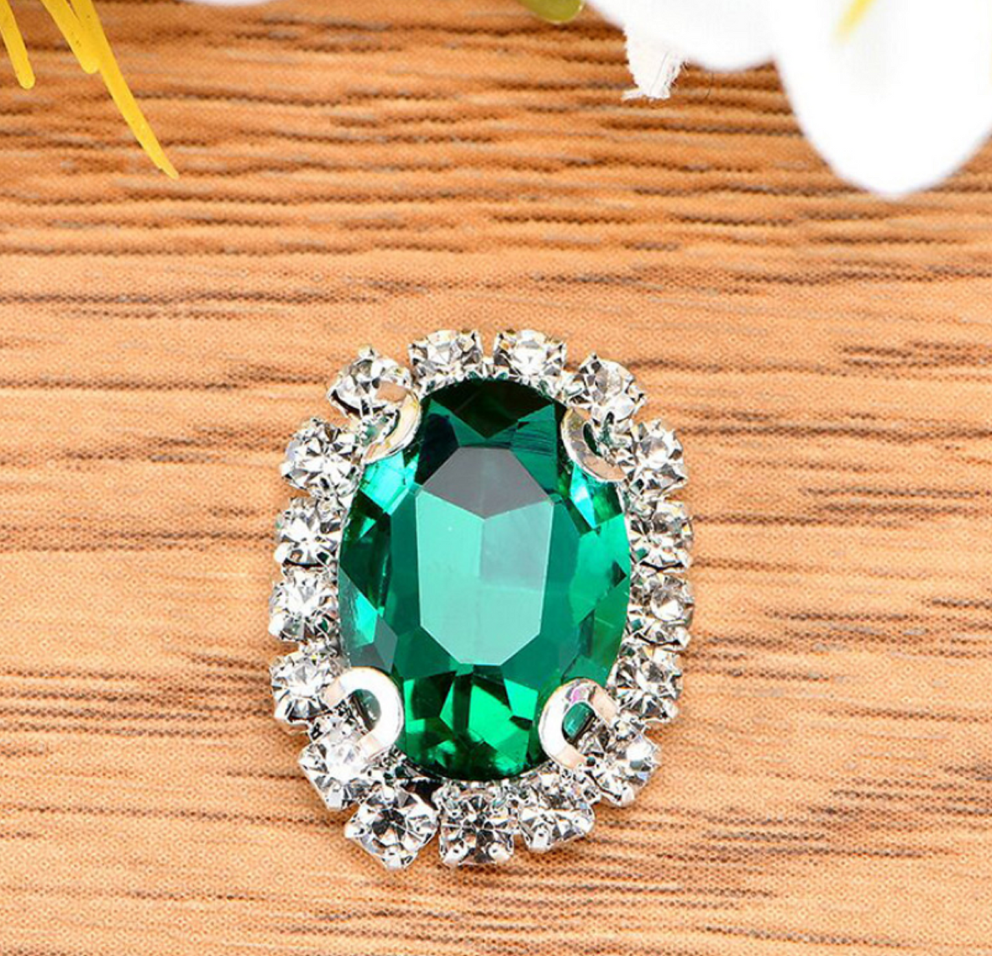 (S12S)  10 Pcs / 12 x 14mm / Silver Base Sew On Oval Crystal