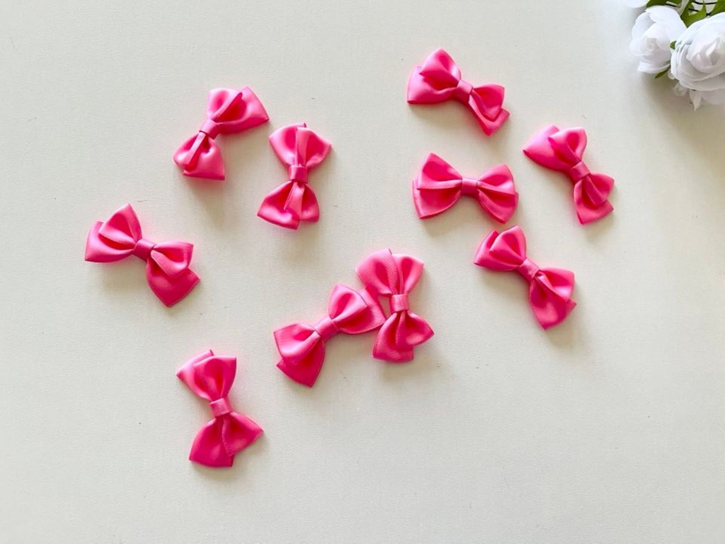 5cm x 2cm / 30 pieces Mixed Mini Satin Bows BW001