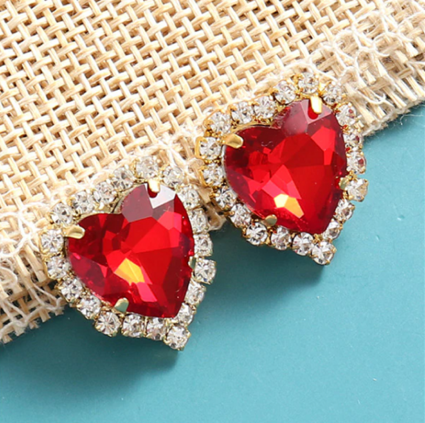 (S17G)  10 Pcs / 12mm / Gold Base Sew On Rhinestone Heart
