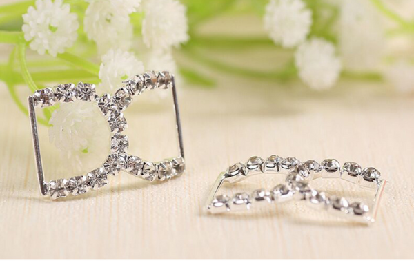 20 Pcs / Rhinestone Buckle   BU061