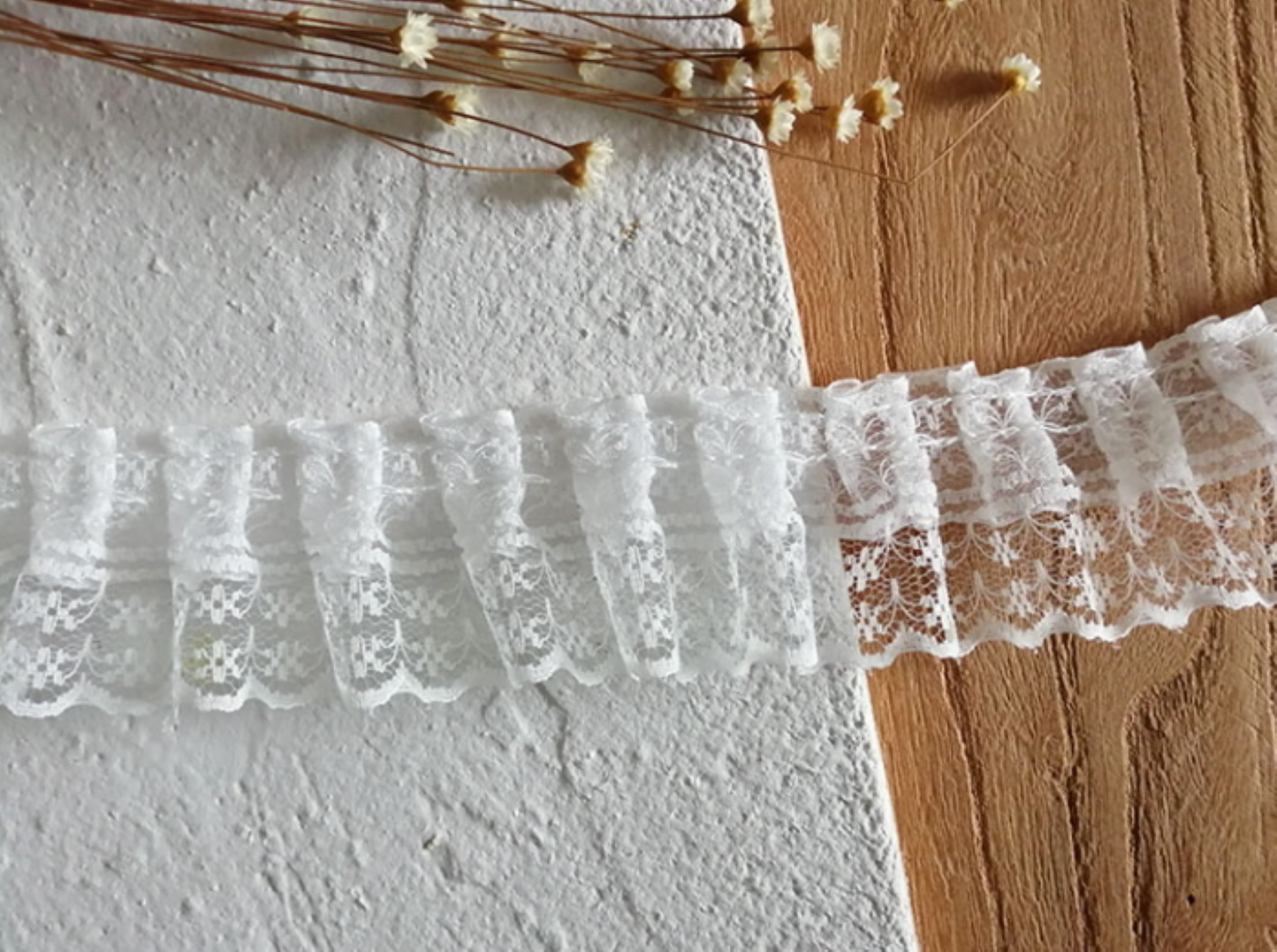 2 meters / 4.5cm / Off White, Pink / Lace Trim  LF022