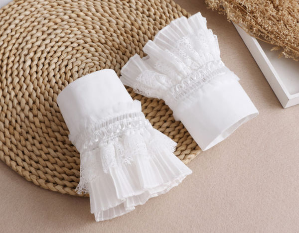 1 pair / Off White, Black / Fake Lace Sleeve Cuffs, False Wrist Cuffs, Removable Wrist Cuffs   SC049(K)