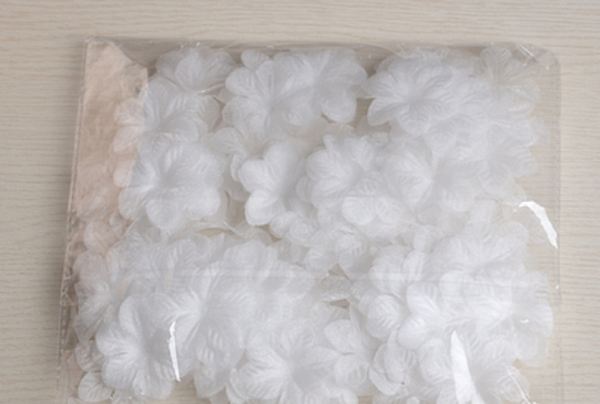 50 pcs / White / Organza, Silk / Fabric Flower Petals SF91